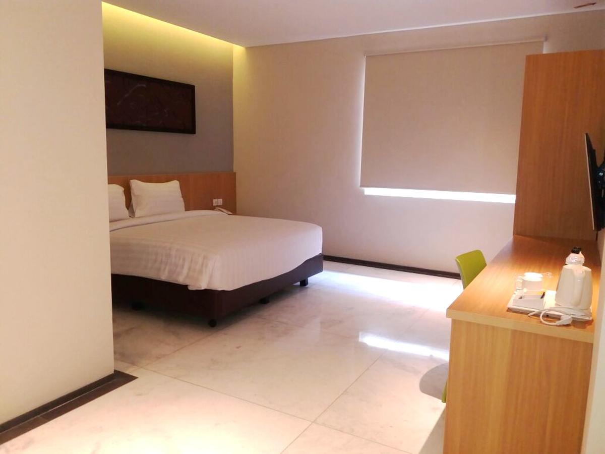 Vinotel Cirebon Exterior foto