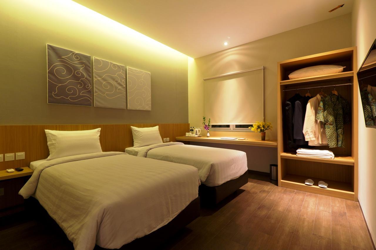 Vinotel Cirebon Exterior foto